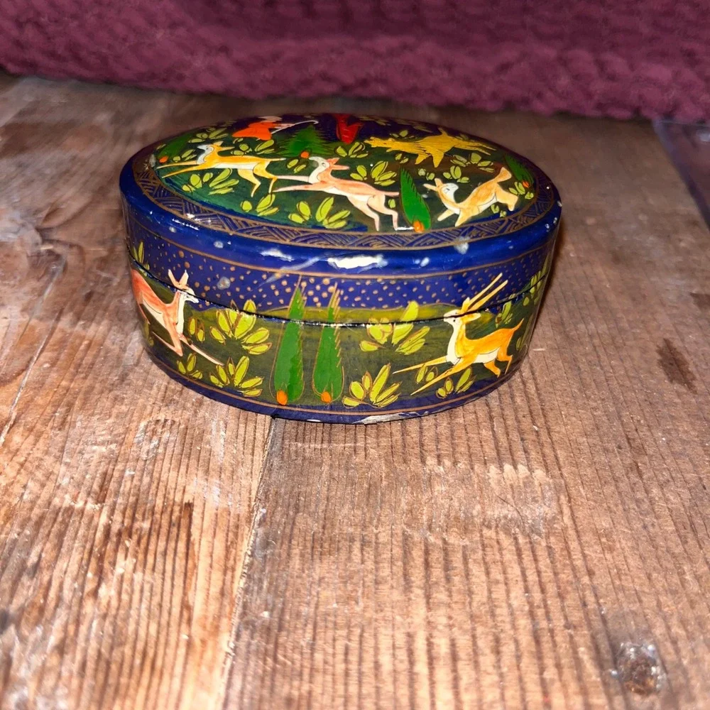 Unbranded vintage trinket